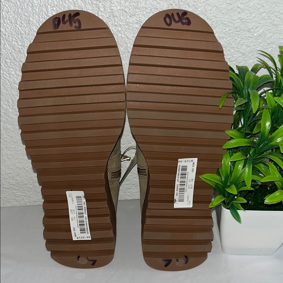 Lucky Brand Tan Ankle Booties with Side Zipper - Picture 8 of 12
